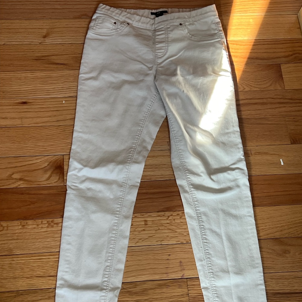 H&M white jeans  Size 6